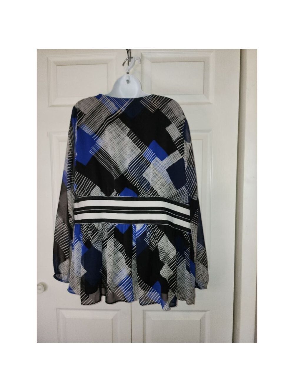 Lane Bryant Geometric Print Blouse - Picture 3 of 3